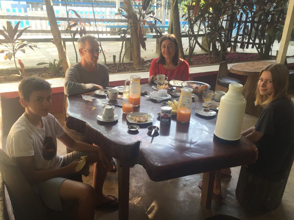 Villa Hermosa De Tambopata Casa Hospedaje & Hostel ปูแอร์โต มัลโดนาโด ภายนอก รูปภาพ